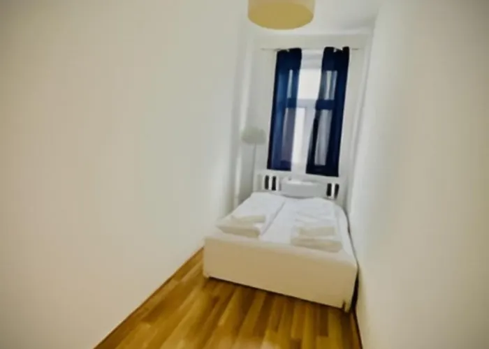 Apartman Affordable 2br Apt, 10 Min From Westbahnhof Bécs