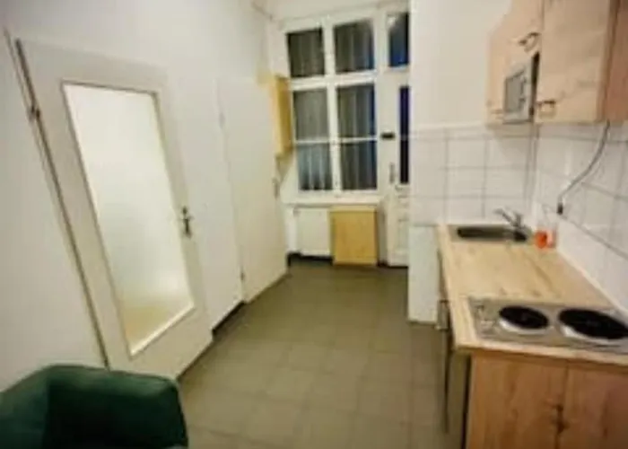 Affordable 2br Apt, 10 Min From Westbahnhof Apartman *